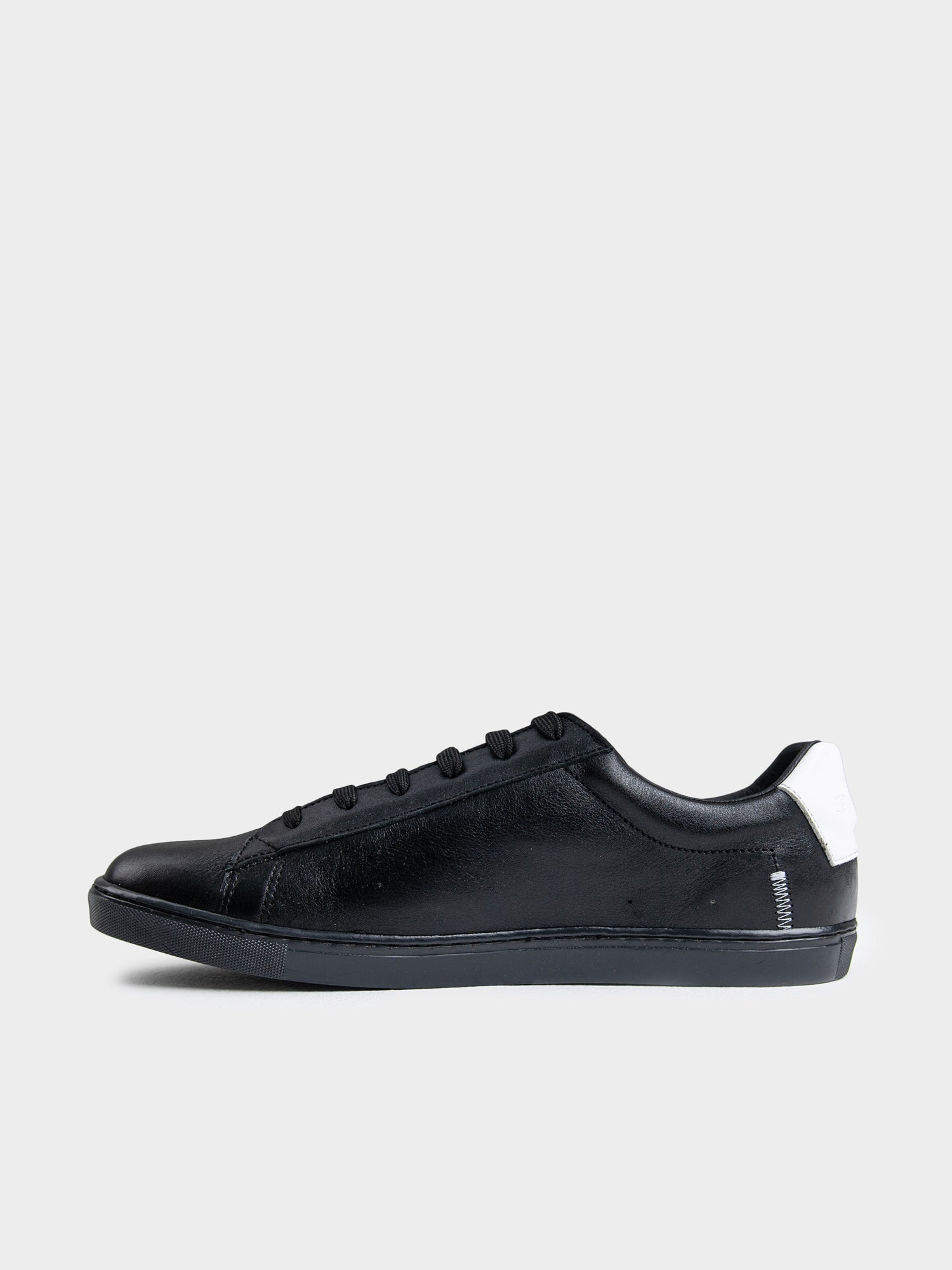 Ben Sherman Mens Target Leather Sneakers In Black