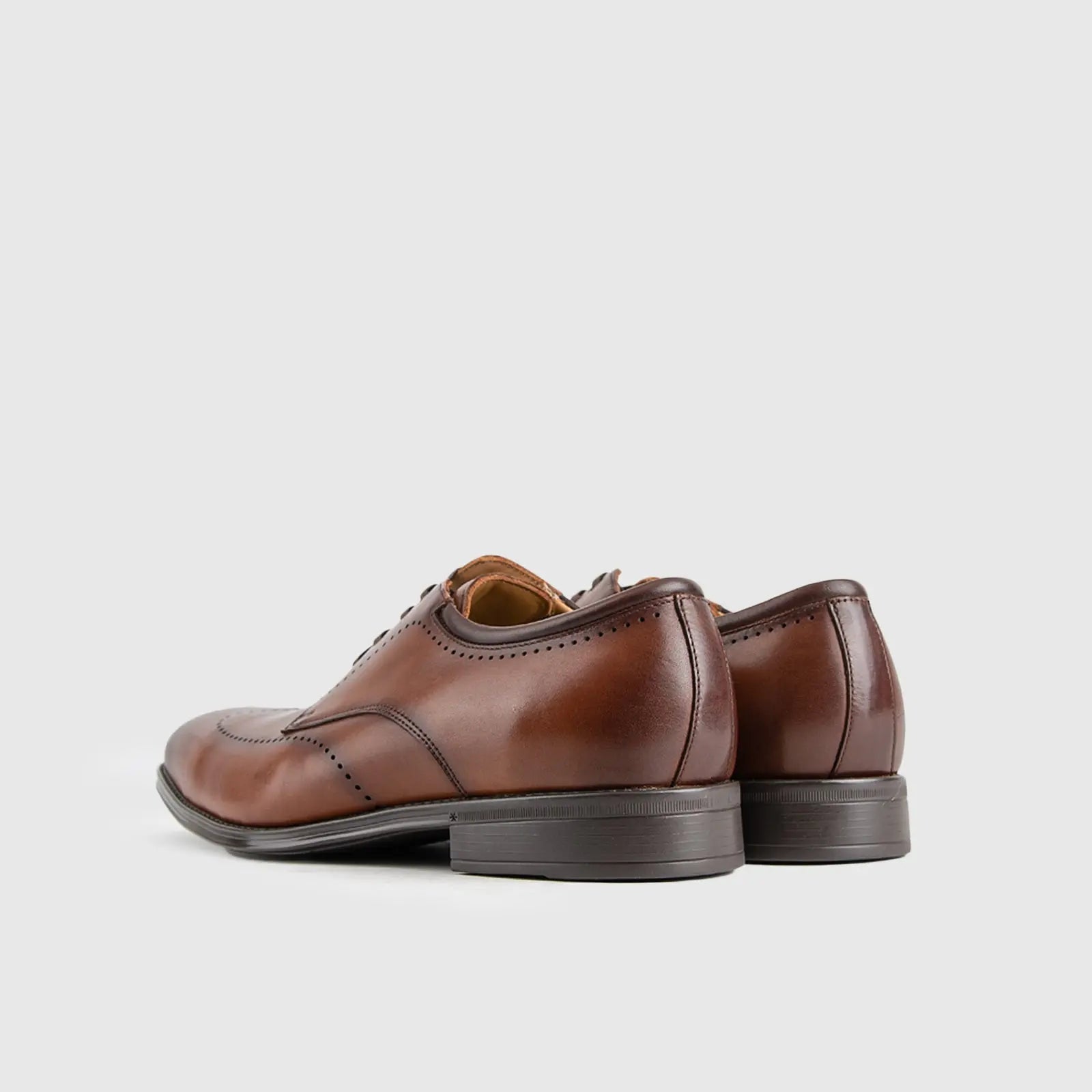 Florsheim Mens Amelio Perforated Wing Shoes In Cognac