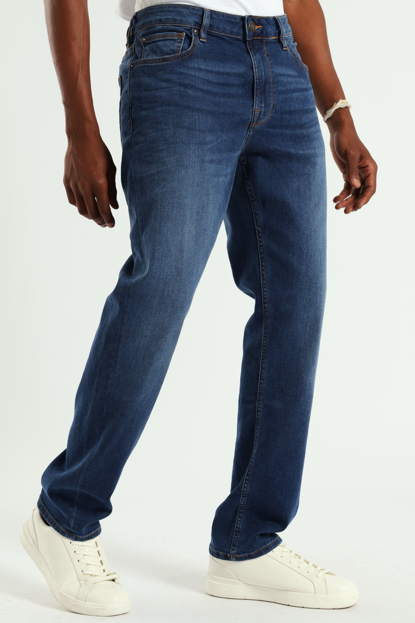 Guess Mens Slim Straight Jeans In Medium Wash