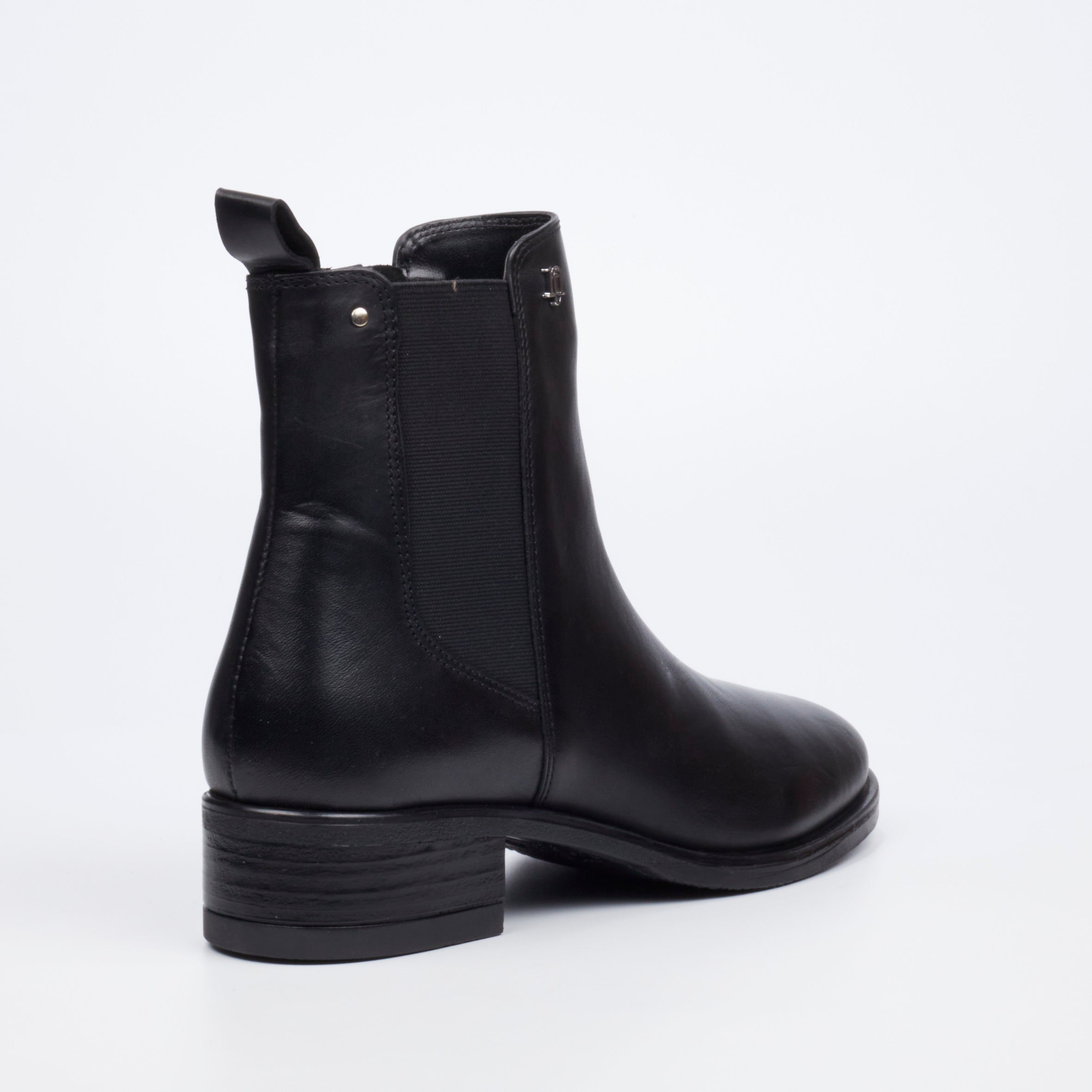 Nicci Tyler Ladies Fluxx 1 Leather Boots In Black