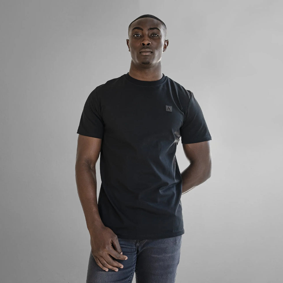 Fade Iconic Badge T-Shirt Black
