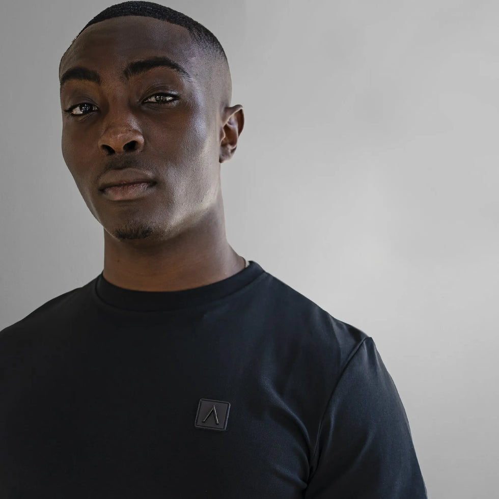 Fade Iconic Badge T-Shirt Black