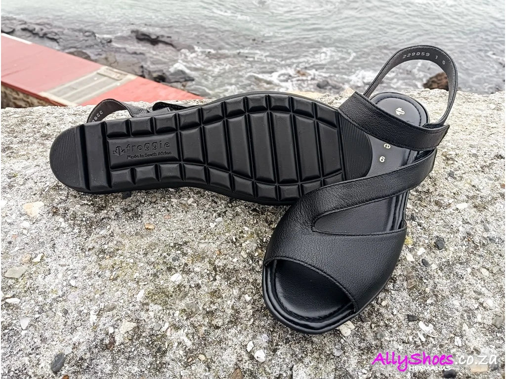 Froggie Womens Lea Metallic Sandals In Black