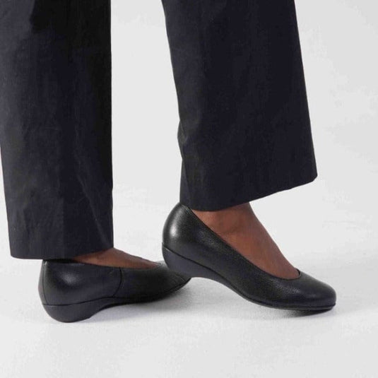 Froggie Ladies Lea Waxy Shoes  Black