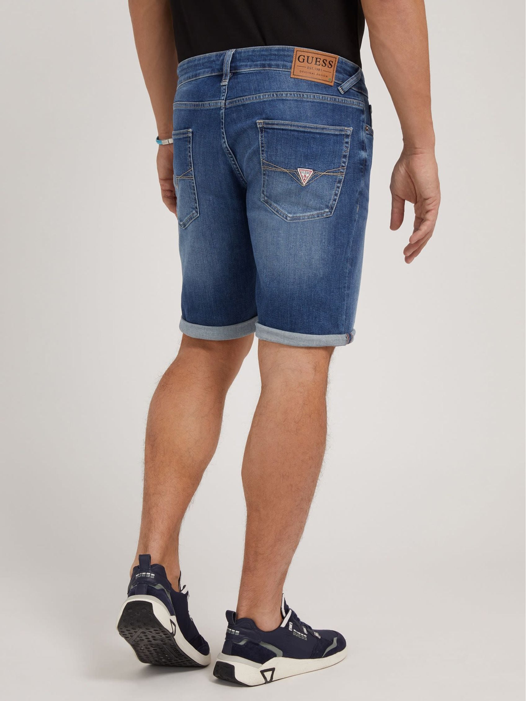 Guess A70900 Mns Shorts Medium Wash