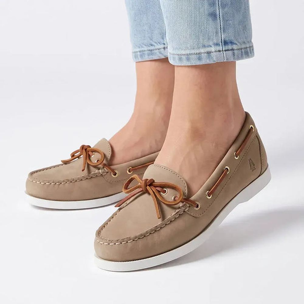Hush Puppies Womens Yarmouth Gingko Tuumbled Nubuck Shoes In Sand