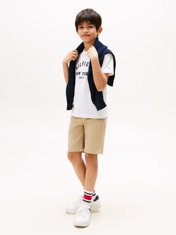 Tommy Hilfiger Unisex Curved Graphic T-Shirt In White