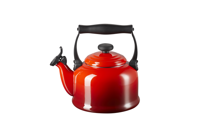 Le Creuset Traditional Kettle 2.1L With Max Line In Cerise