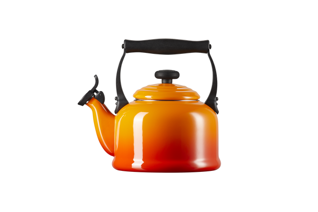 Le Creuset Traditional Kettle 2.1L With  Max Line In Flame