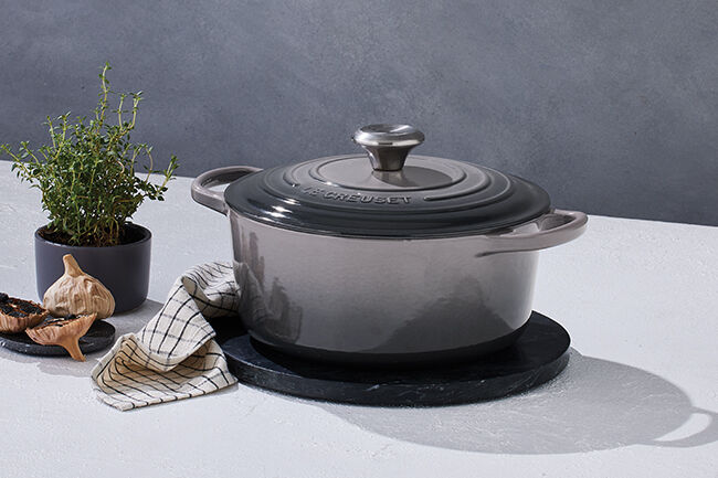 Le Creuset Signature Round Cocotte 26Cm In Flint