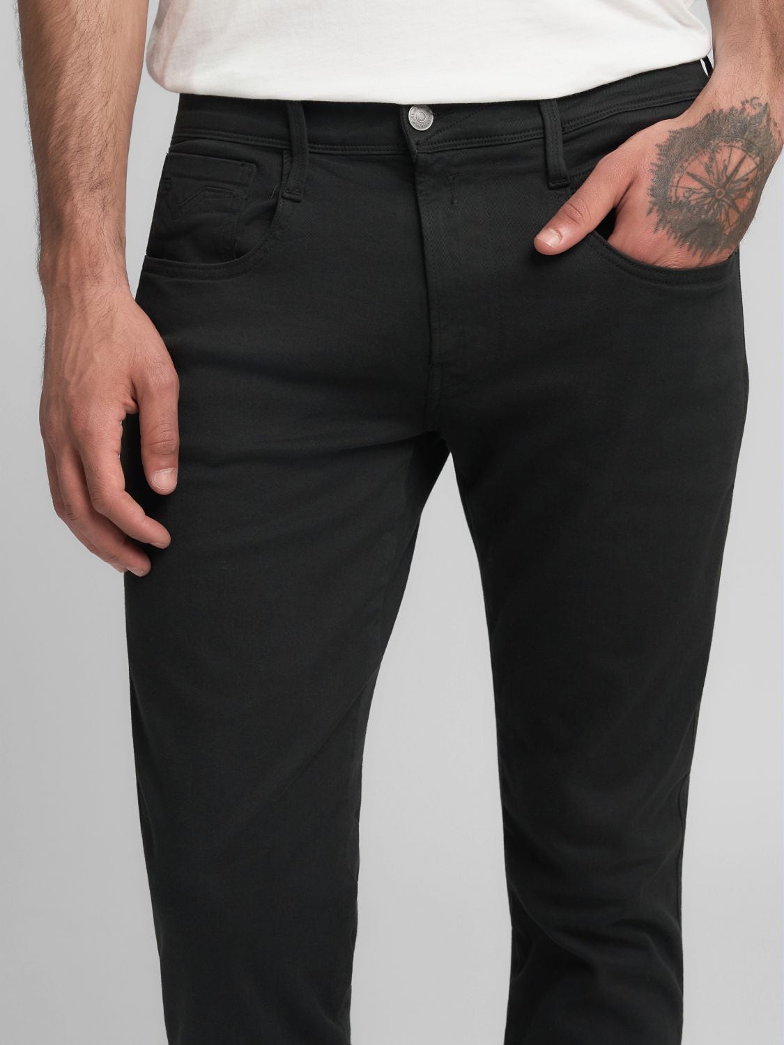 Replay Mens 040 Pants In Black