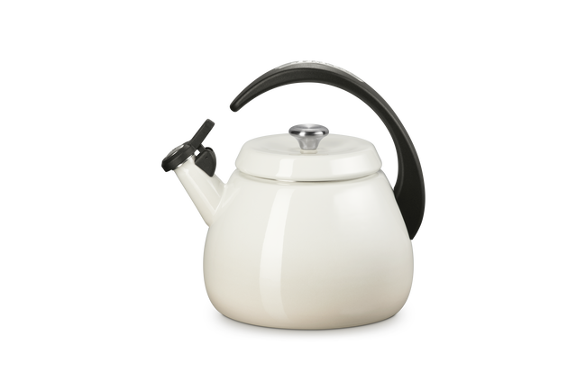 Le Creuset Cloche Kettle In Meringue