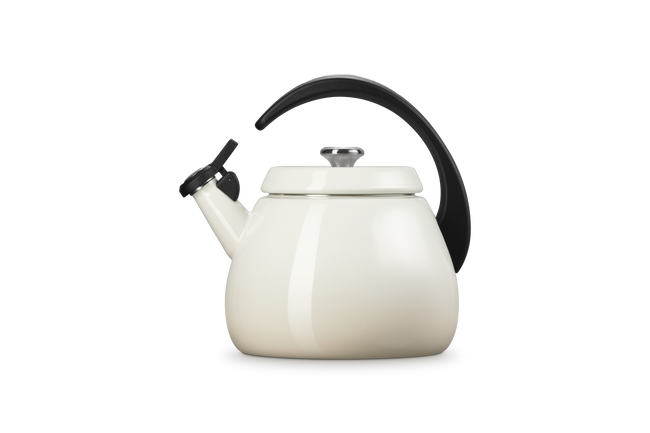 Le Creuset Cloche Kettle In Meringue