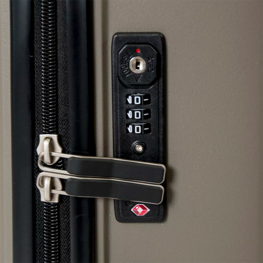 Carbonite Car4812 Spinner Hardcase Champagne