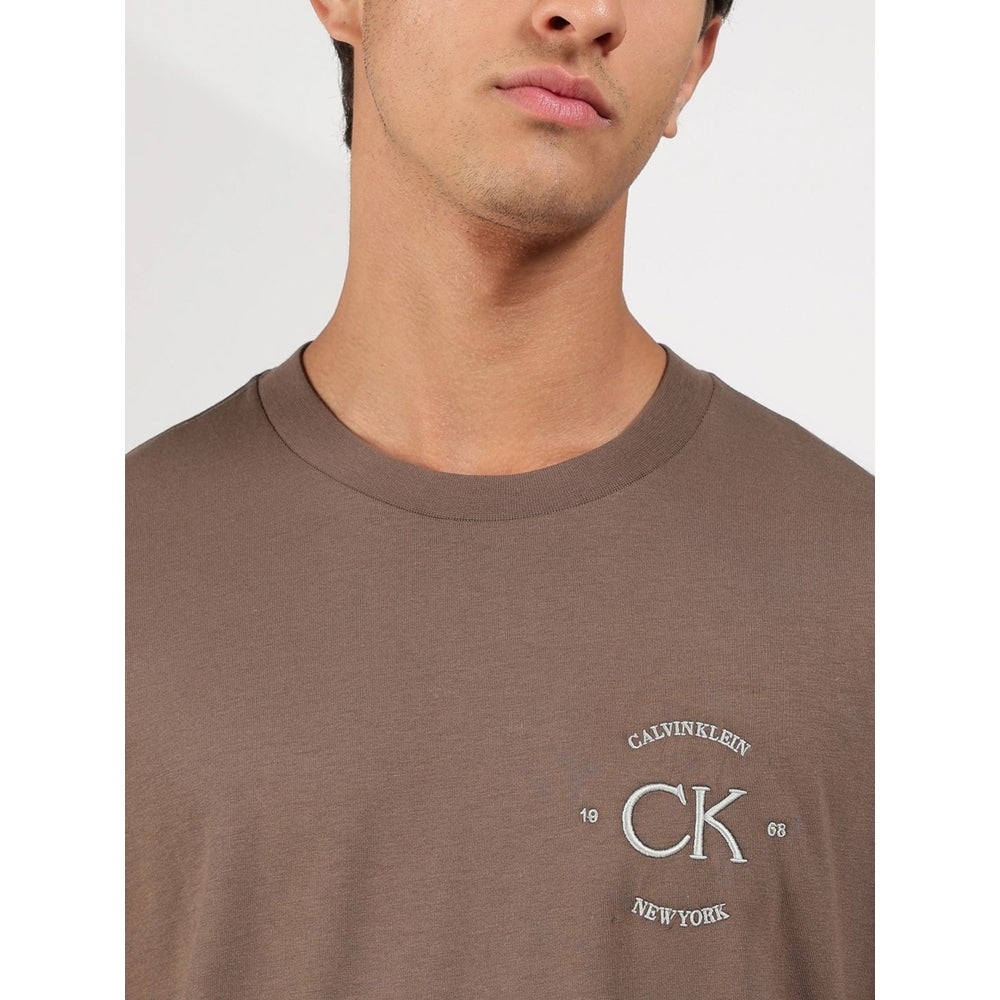 Calvin Klein April Graphic Seasonal T-Shirt In Dark Brown