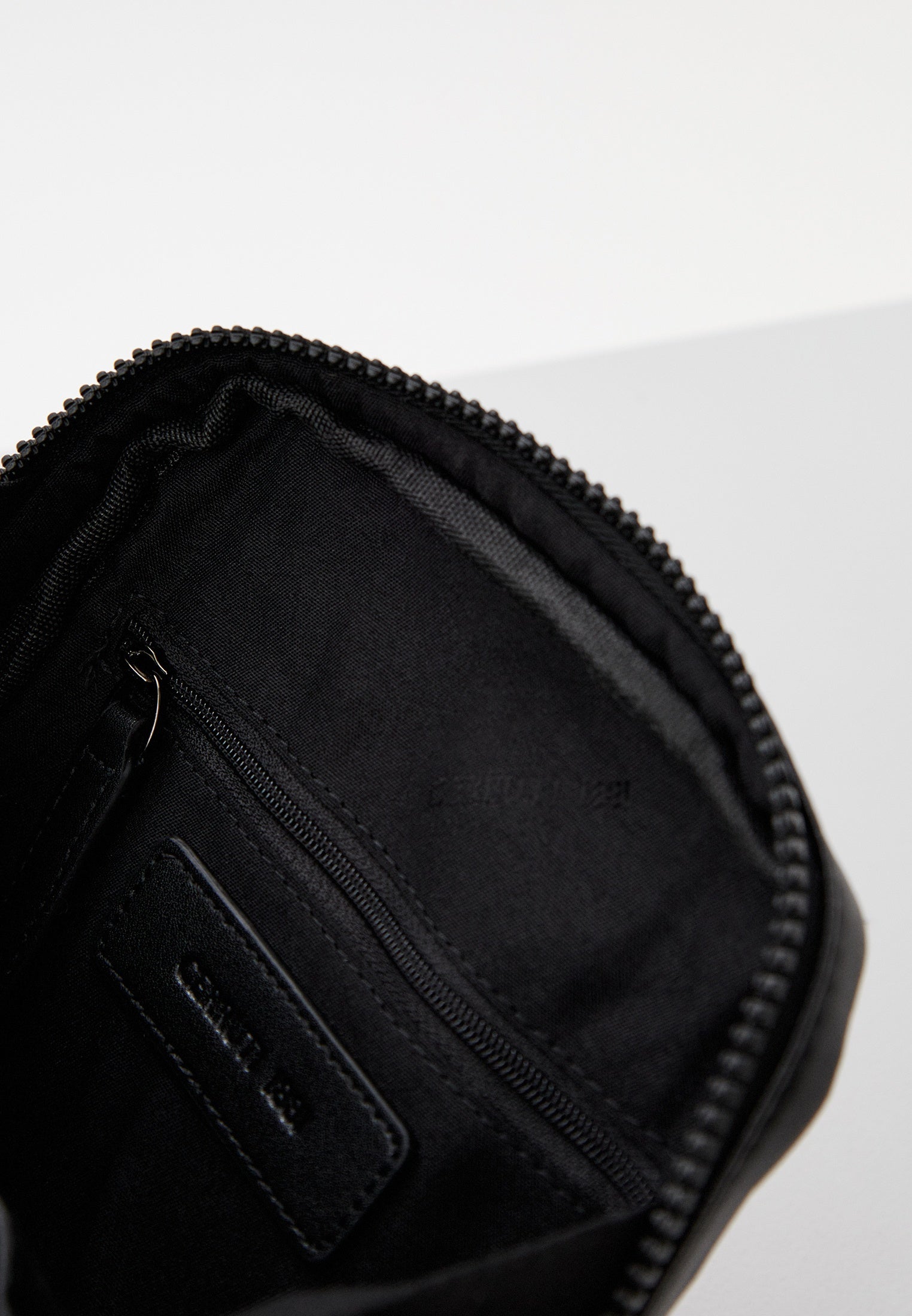 Cerruti Laurent Body Bag In Black