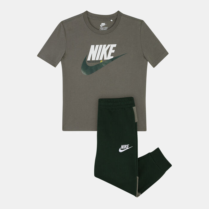 Nike Boys Tee and Track Pants Set In Green
