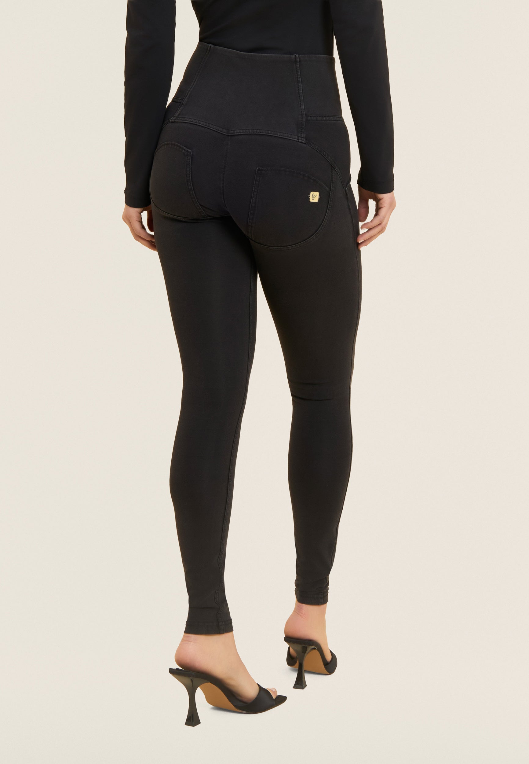 Freddy Womens High Rise With Button J7N Jeans In Black