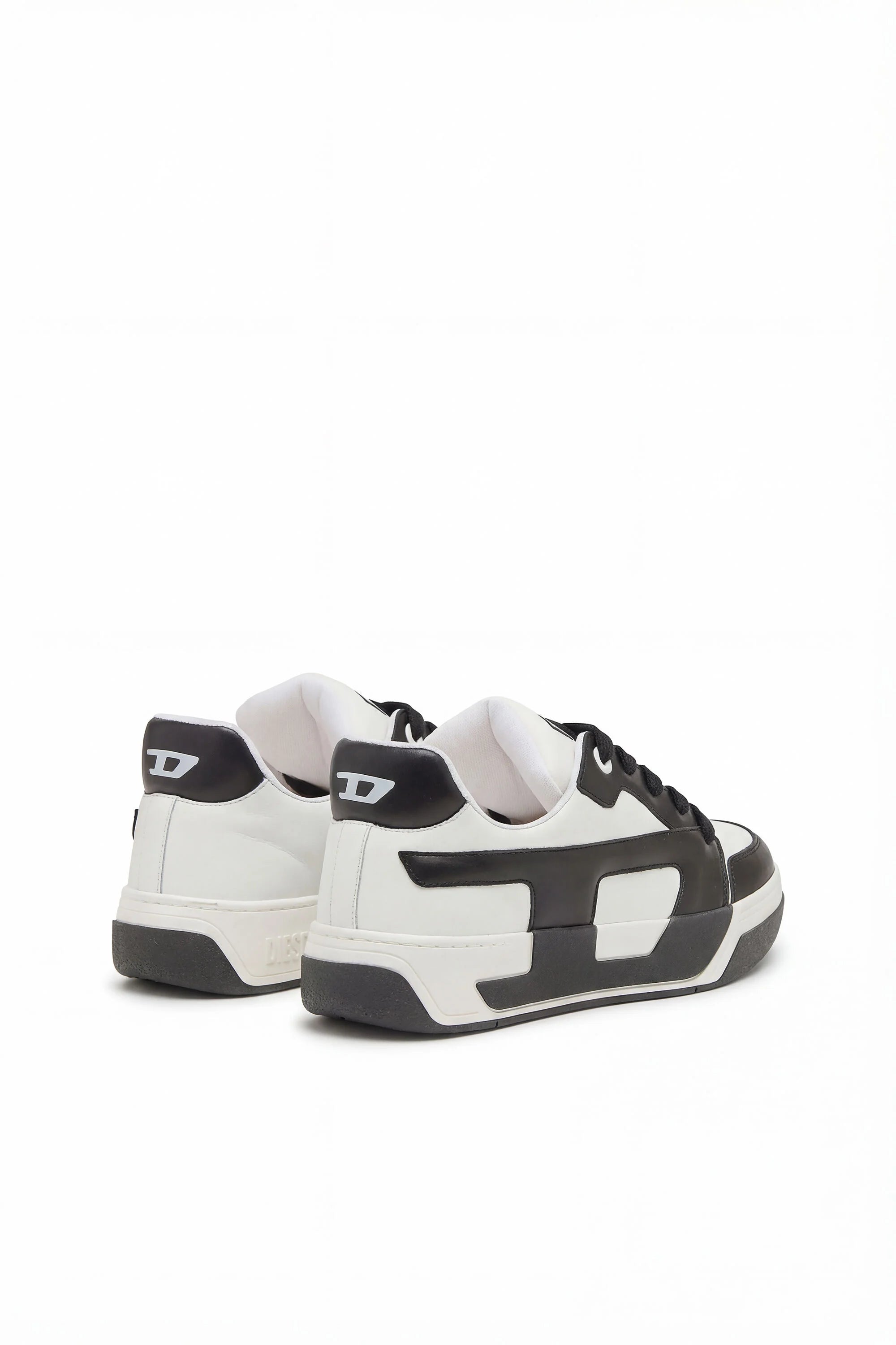 Diesel Mens D-Ollie Low Sneakers In White & Black