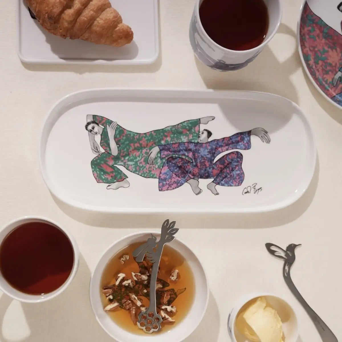 Carrol Boyes Platter Oval Dancing Girls White