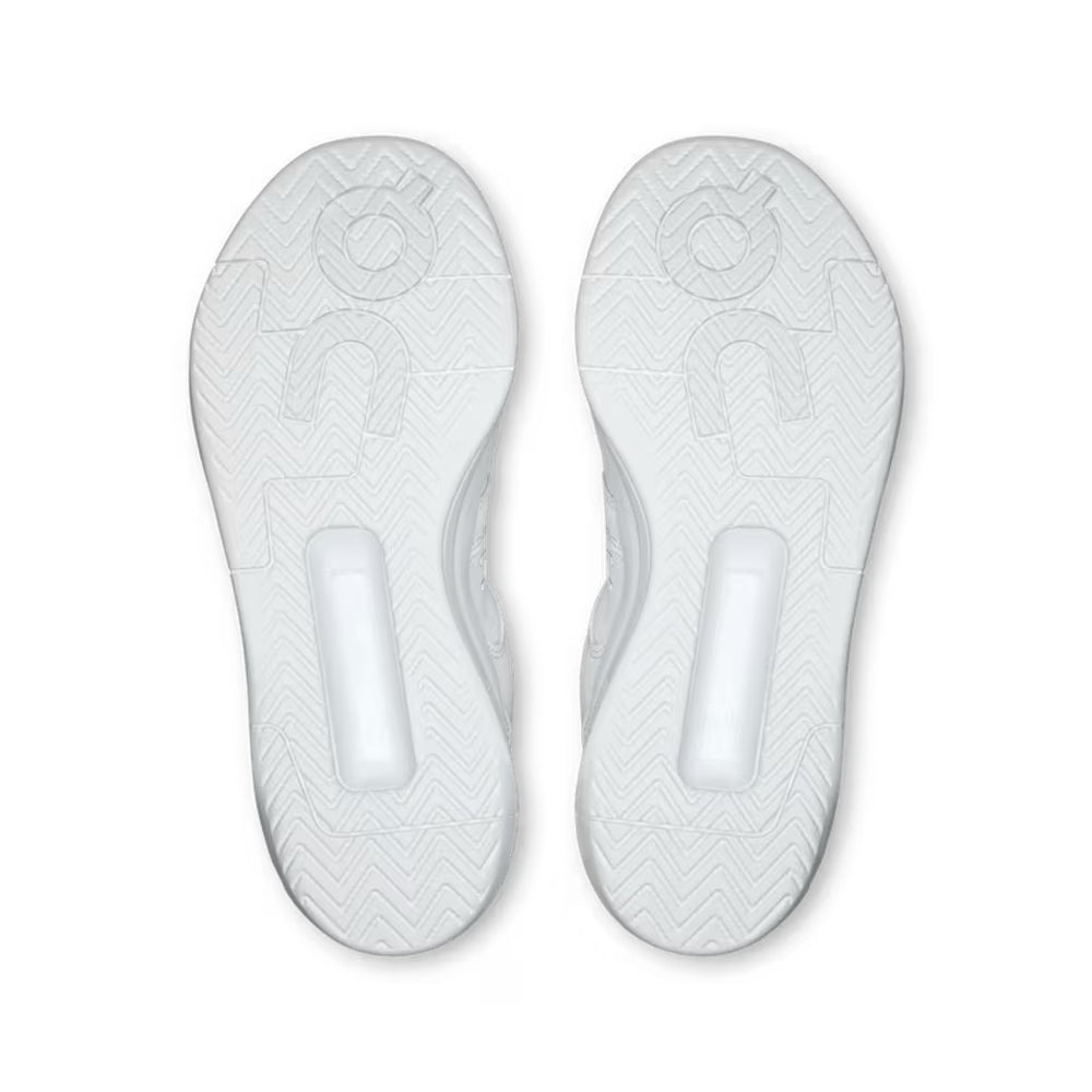 On Women The Roger Clubhouse Pro 2 Shoes In White Ivory