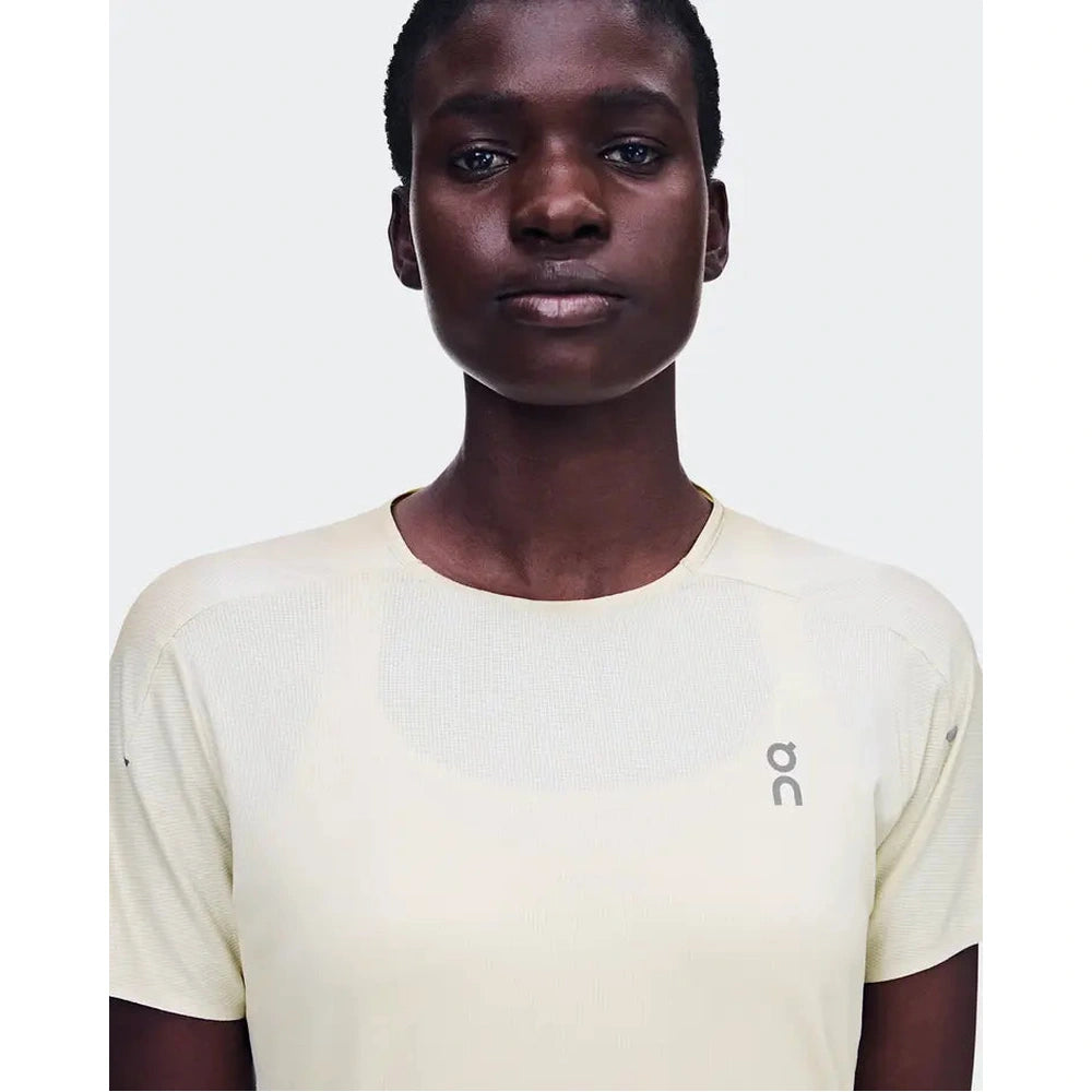 On Womens Performance-T Shirt In Off-White