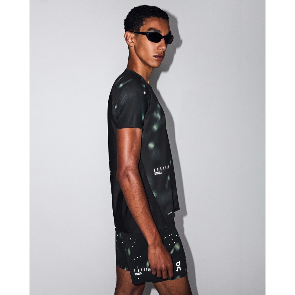 On Mens Performance Lumos T-Shirt In Black Multi