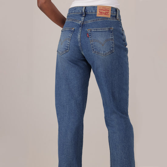 Levis Womens Easy Dad Jeans In Medium Indigo