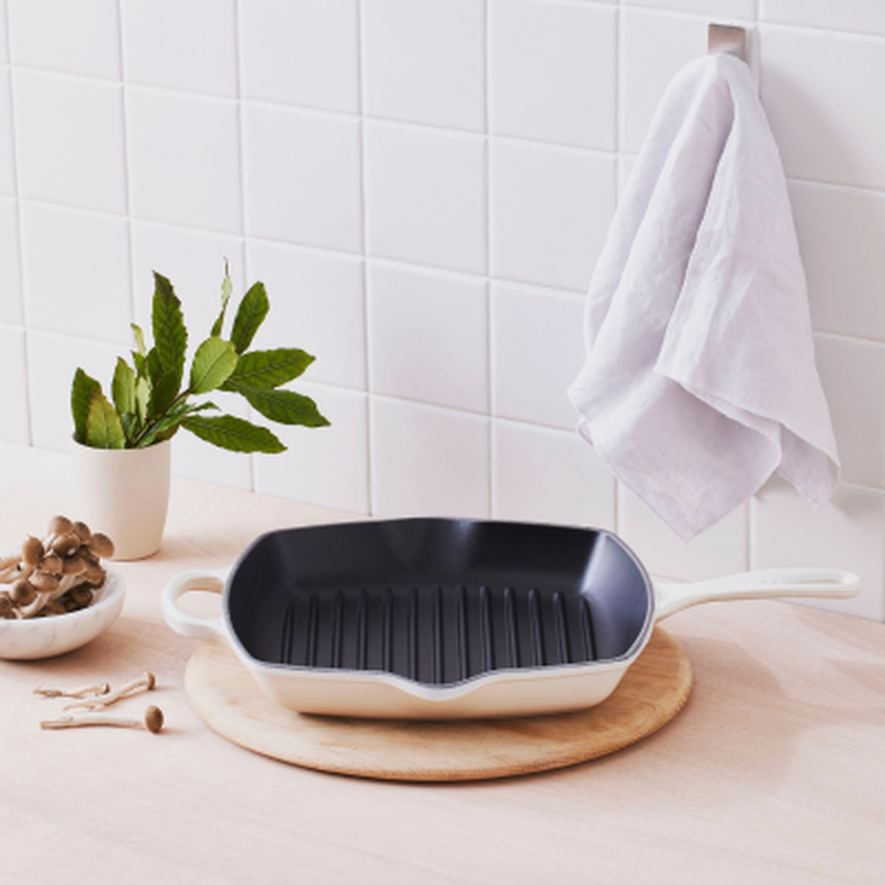 Le Creuset Skillet Grill Pan In Meringue