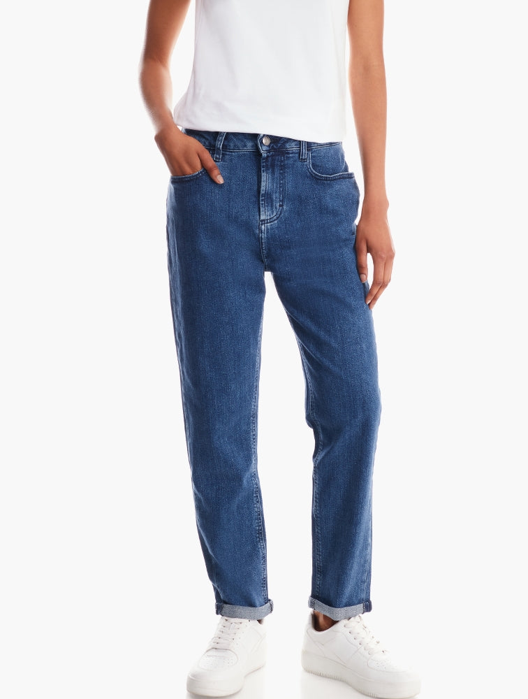 Polo Women's Mid Mom Jean In Medium Wash