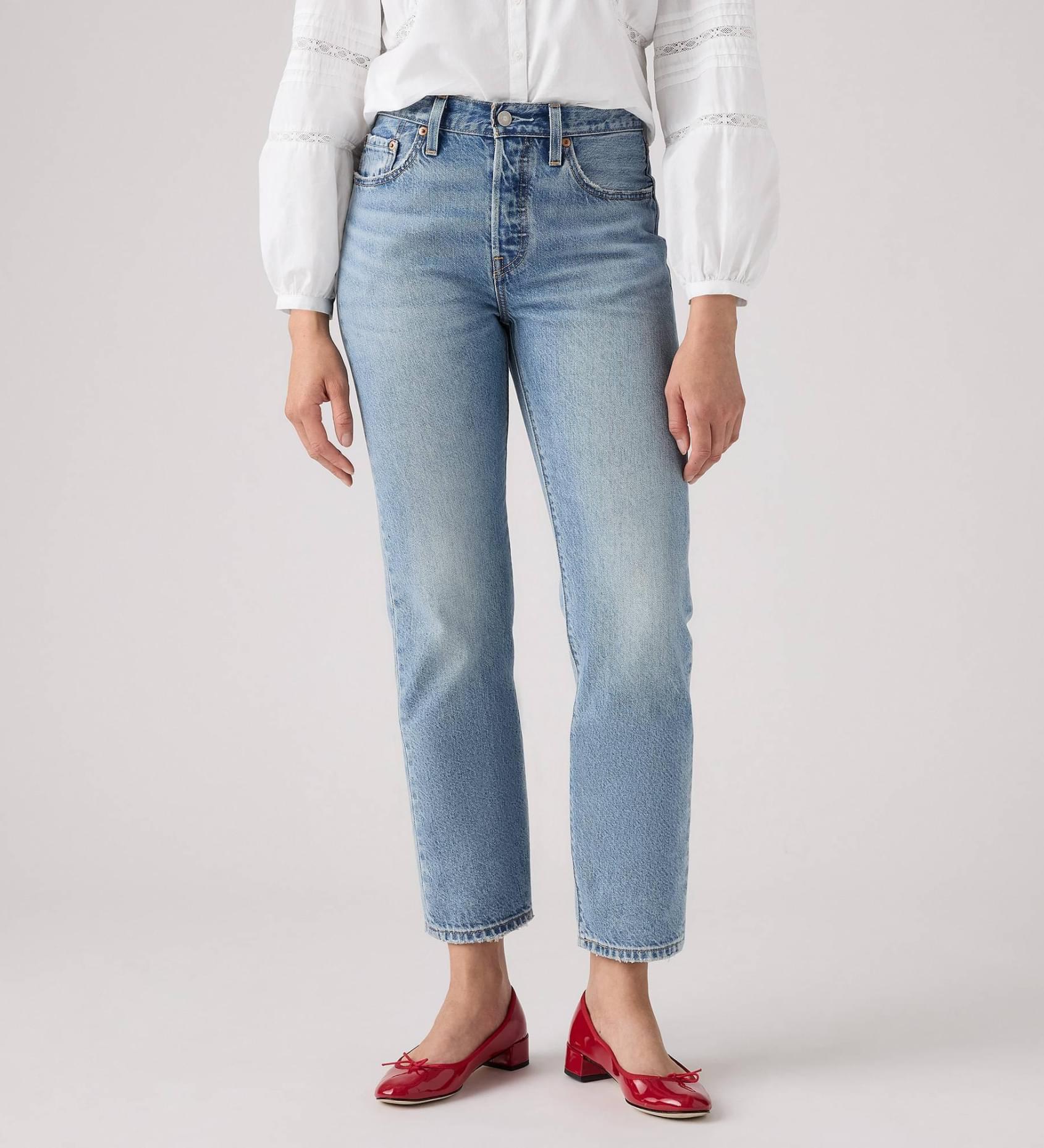 Levis Womens Crop Light Weight Jeans In Energy Free