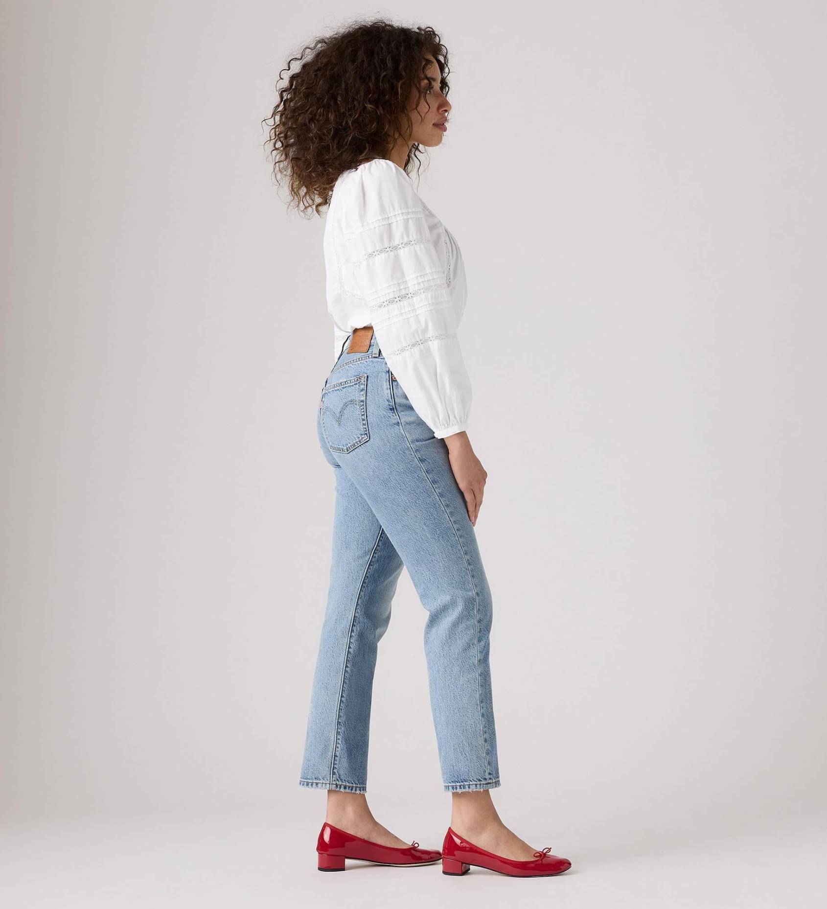 Levis Womens Crop Light Weight Jeans In Energy Free