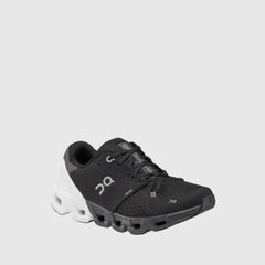 On Cloud 71.98671 Womens Cloudflyer 4.0 Shoes Black