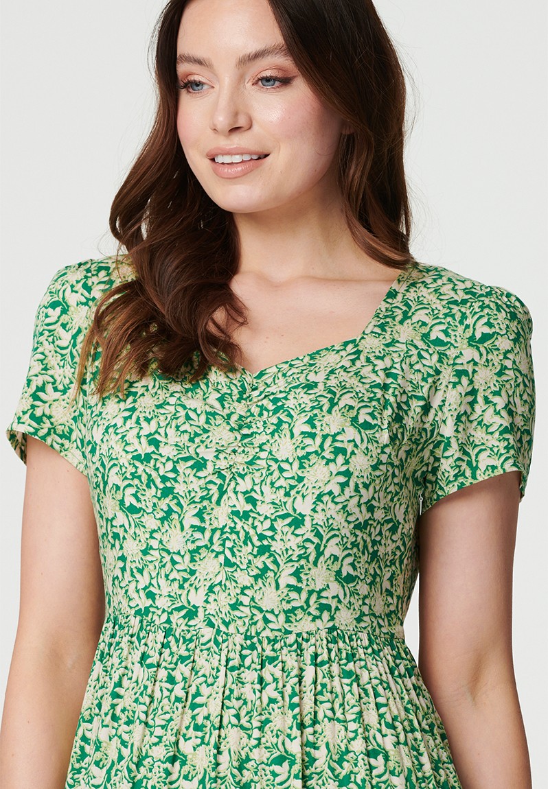 Stella Morgan Cap Sleeve V-Neck With Gather In Green