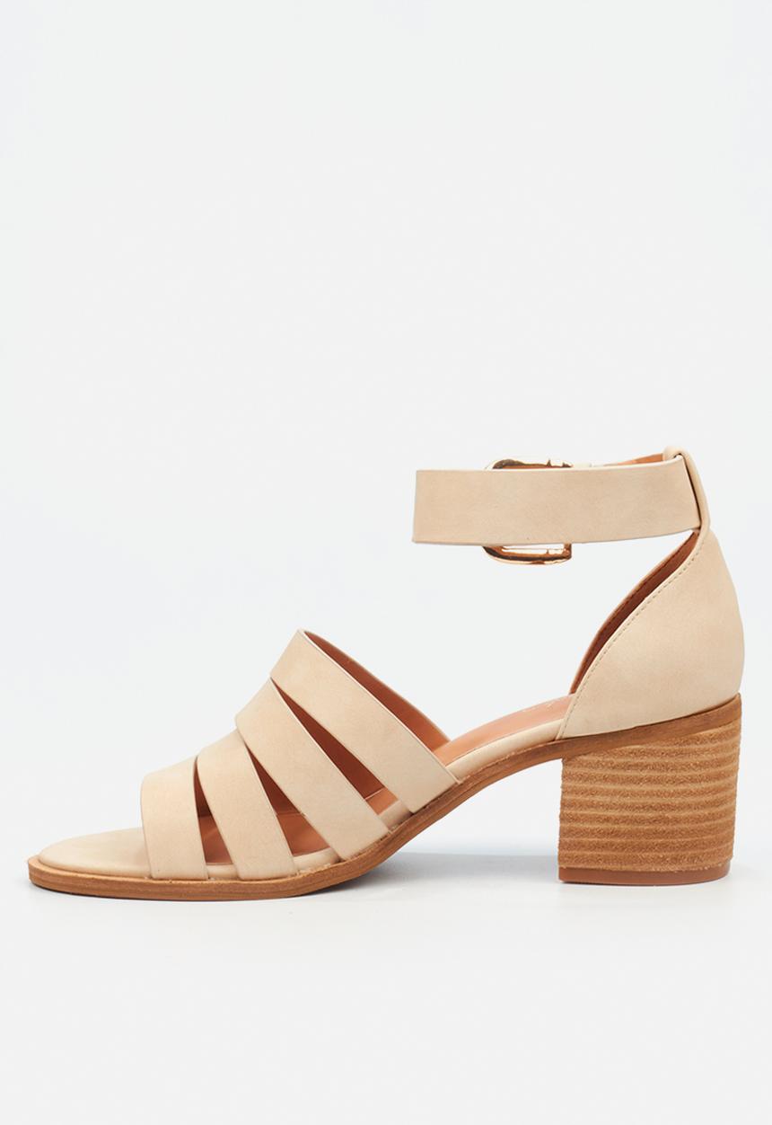 Miss Black Ladies Seranno 3 Heels In Beige