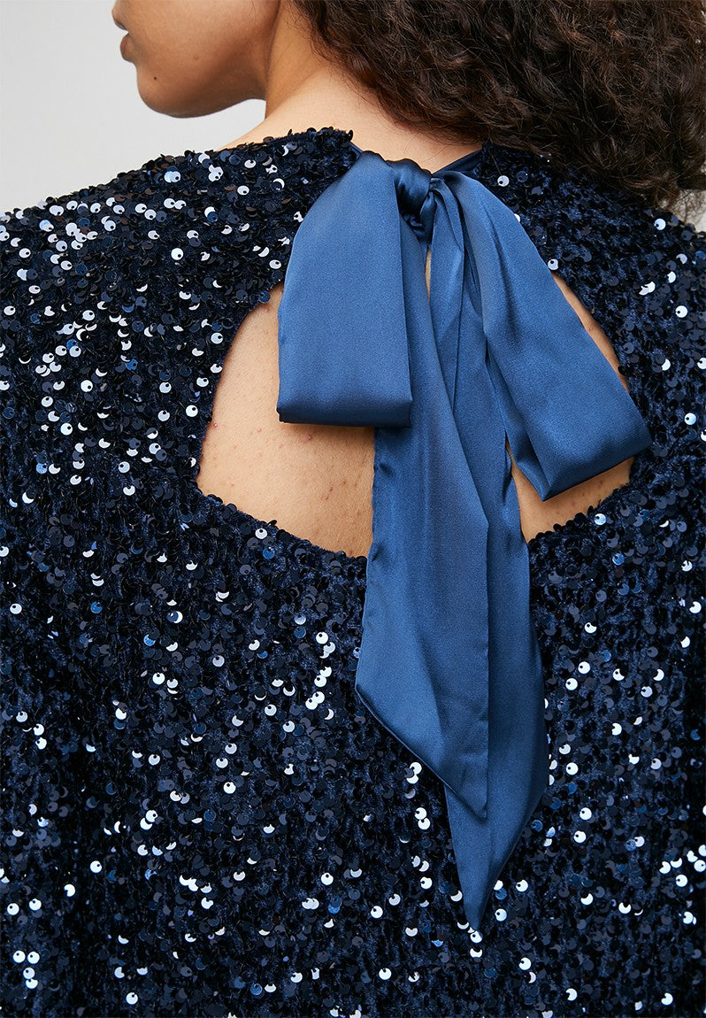 Stella Morgan Loose Crew Neck Sequin Top With Key Hole And Satin Bow At Back In Navy