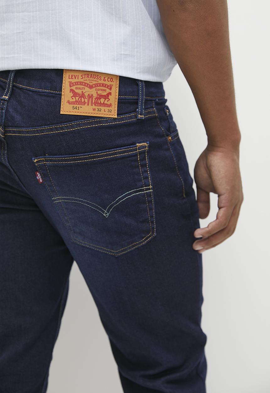 Levis Mens Athletic Taper Jeans In Rinsey