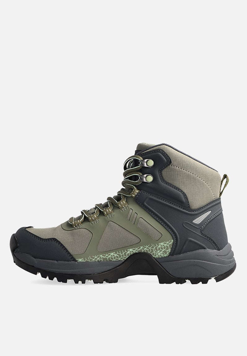 Hi-Tec V-Lite Psych WP Shoes In Carbon/Olive/Green
