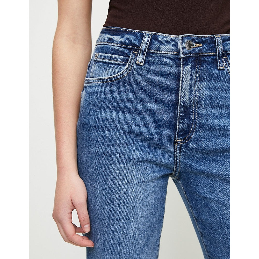 Guess Womens Ella High Rise Mom Jean In Mid Wash