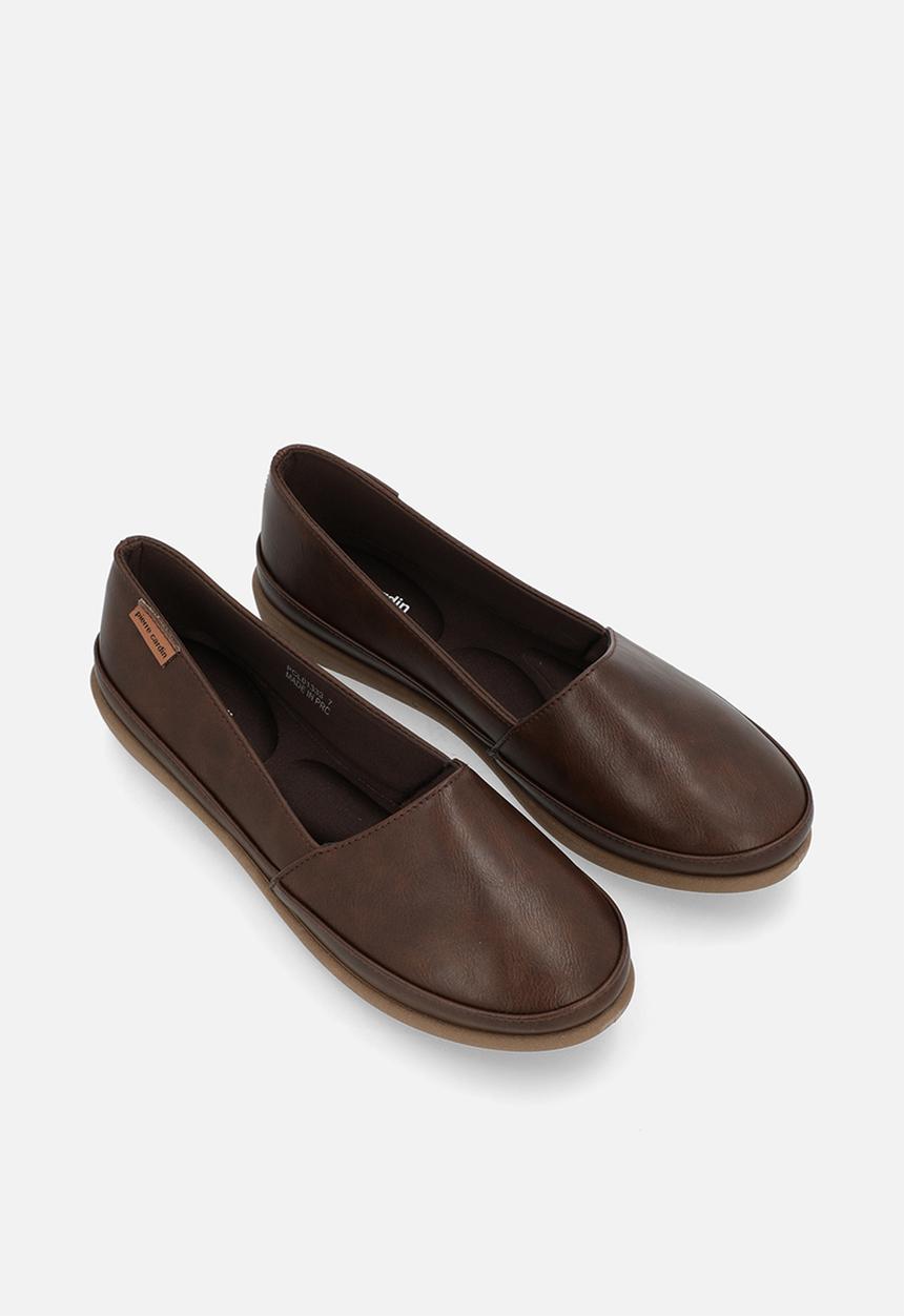 Pierre Cardin Womens Edith 5 Shoes In Brown