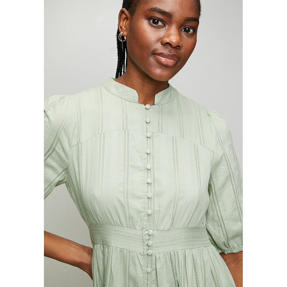 Izabel London Half Sleeve With Elastic Button Through Tiered Dress With Lace At Each Tier In Sage