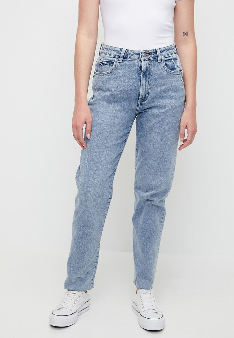 Guess Womens Mom Jeans In Light Wash