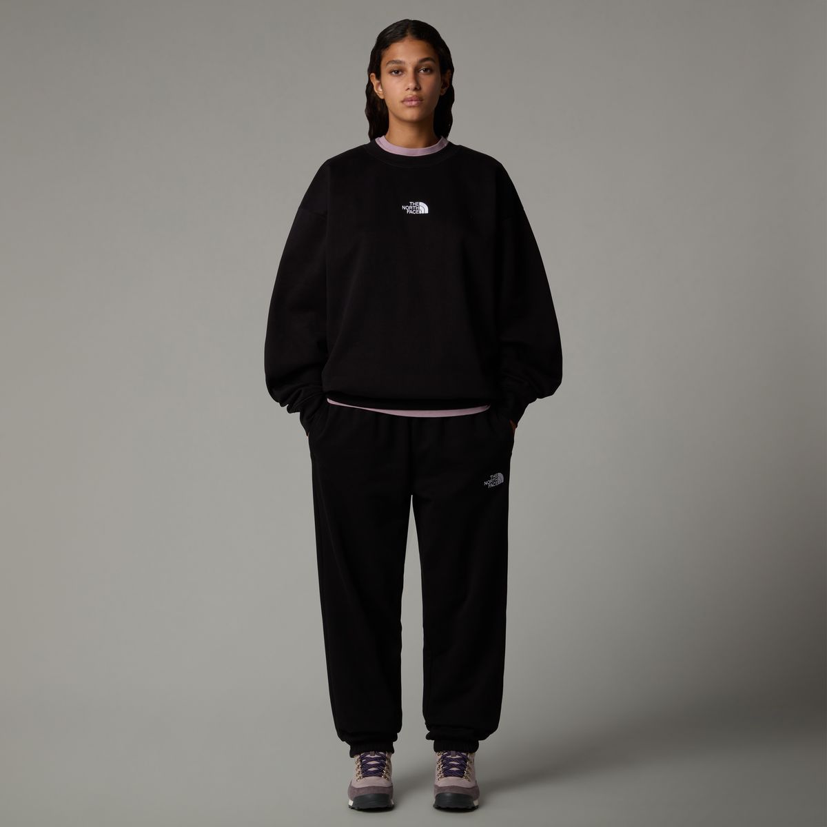 The North Face Women Essential Crew Black