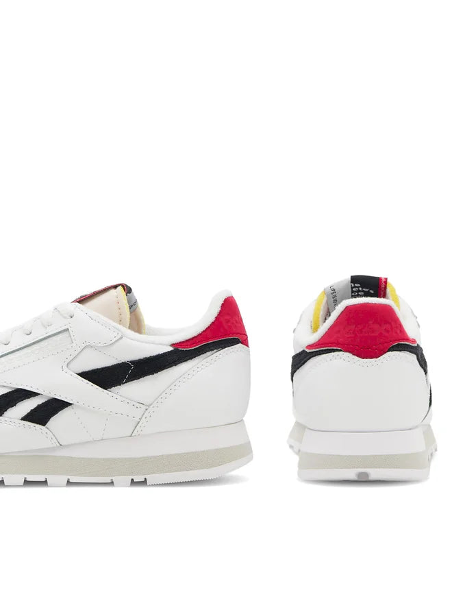 Reebok Unisex Classic Leather Shoes In White & Black