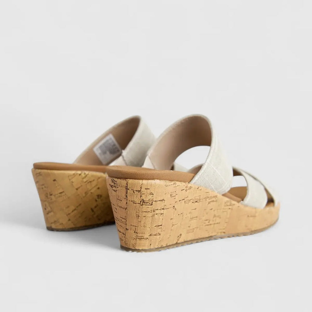 Sketchers Womens Comfort Wedge Slip On Beverlee Sandals In Natural